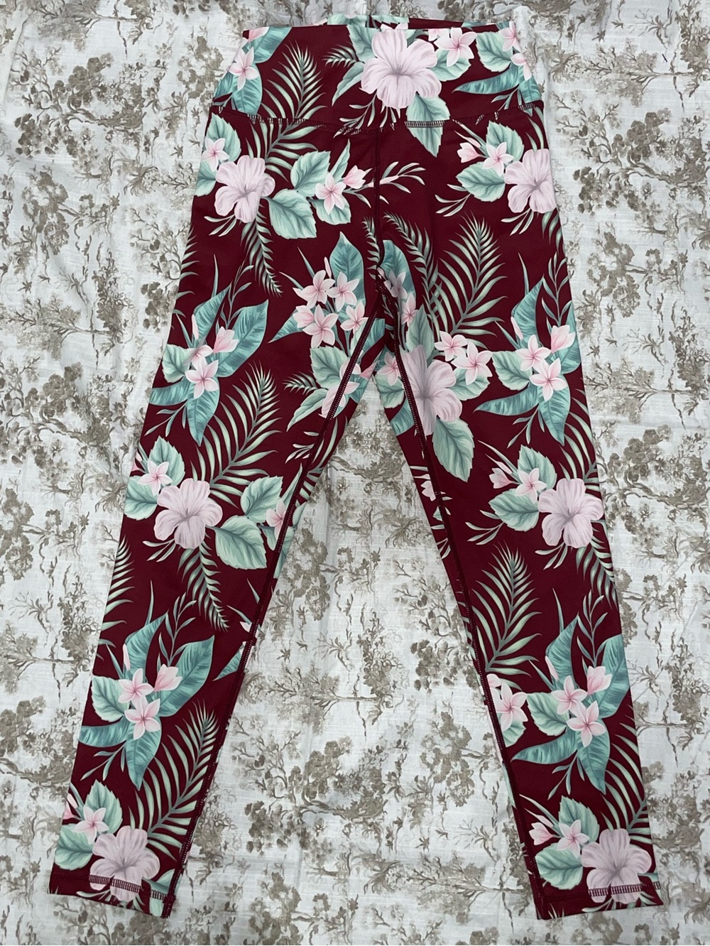 Kavala Women’s Floral capri Leggings in Burgundy